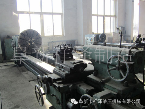 普車CW6163C 最大工件長(zhǎng)度3米、最大工件回轉(zhuǎn)直徑630mm